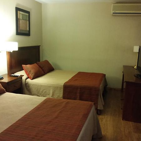 Howard Johnson By Wyndham San Pedro מראה חיצוני תמונה