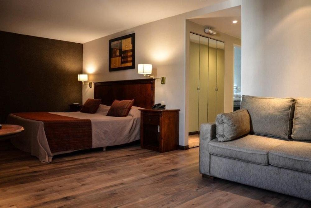 Howard Johnson By Wyndham San Pedro מראה חיצוני תמונה