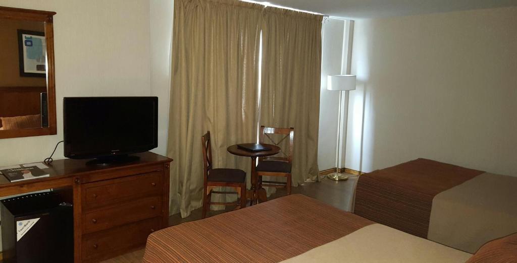 Howard Johnson By Wyndham San Pedro מראה חיצוני תמונה