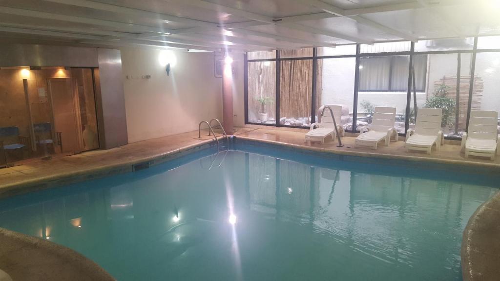 Howard Johnson By Wyndham San Pedro מראה חיצוני תמונה