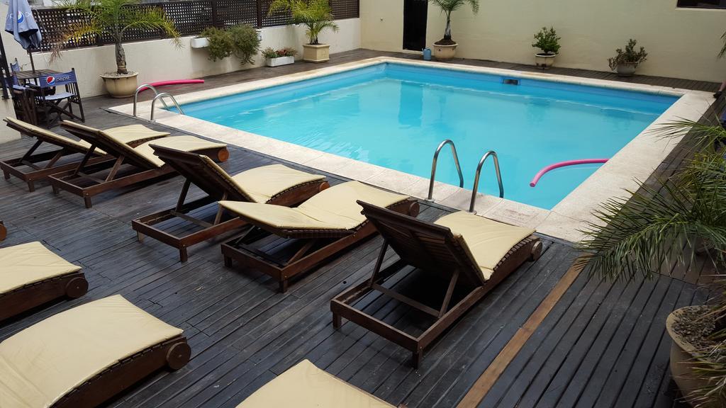 Howard Johnson By Wyndham San Pedro מראה חיצוני תמונה
