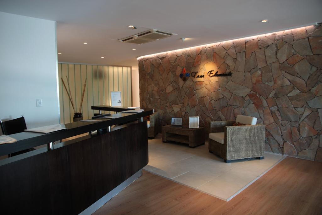 Howard Johnson By Wyndham San Pedro מראה חיצוני תמונה