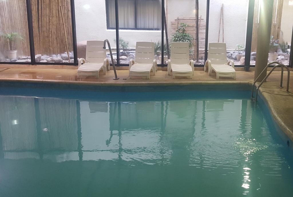 Howard Johnson By Wyndham San Pedro מראה חיצוני תמונה