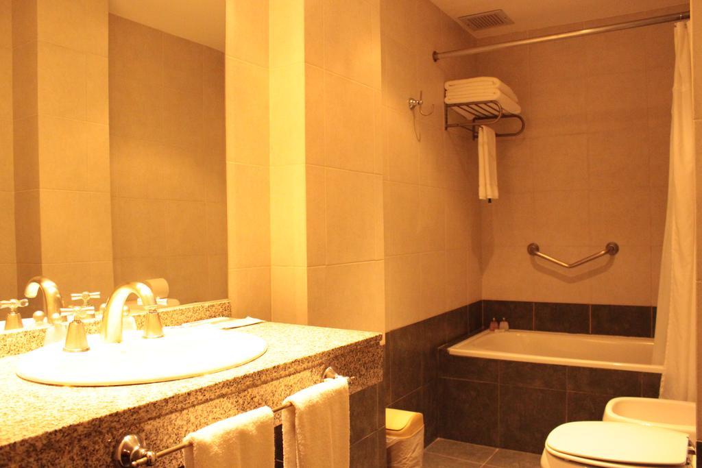 Howard Johnson By Wyndham San Pedro מראה חיצוני תמונה
