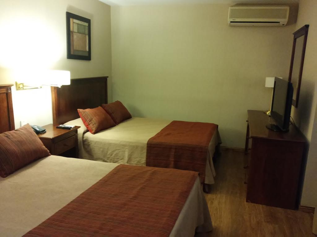 Howard Johnson By Wyndham San Pedro מראה חיצוני תמונה